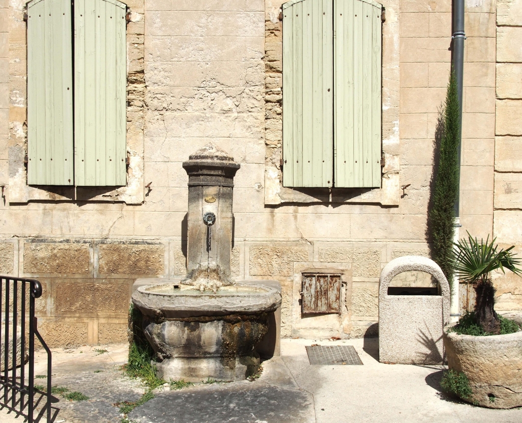 Provence city guide France Latelierdal village Gigondas