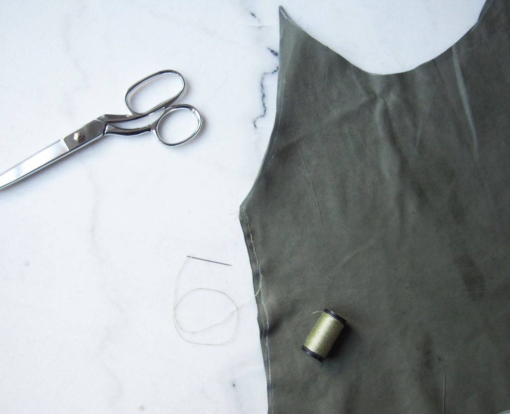 DIY tuto top en cuir sans machine à coudre L'atelier d'al blog mode lifestyle Paris