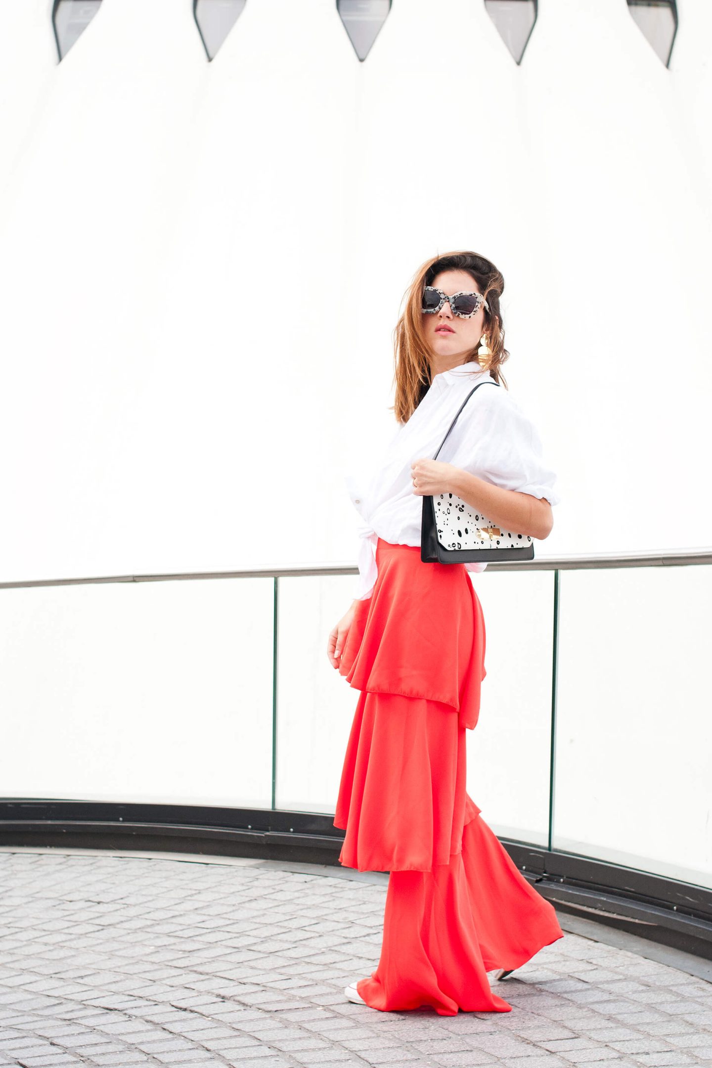 look chemise blanche en lin pantalon rouge Boohoo L'atelier d'al blog mode Lifetsyle Paris