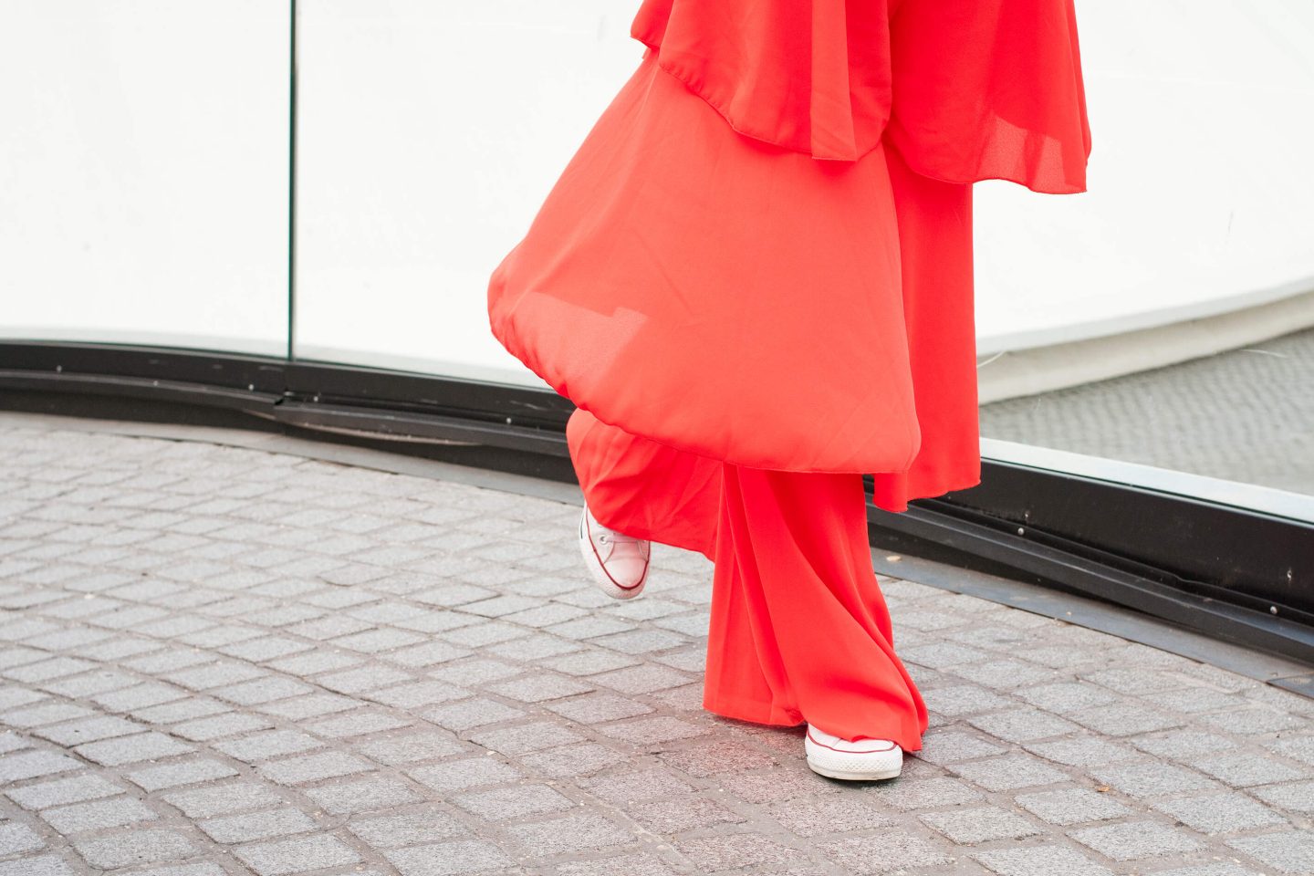 look chemise blanche en lin Sud Express pantalon rouge Boohoo L'atelier d'al blog mode lifestyle Paris