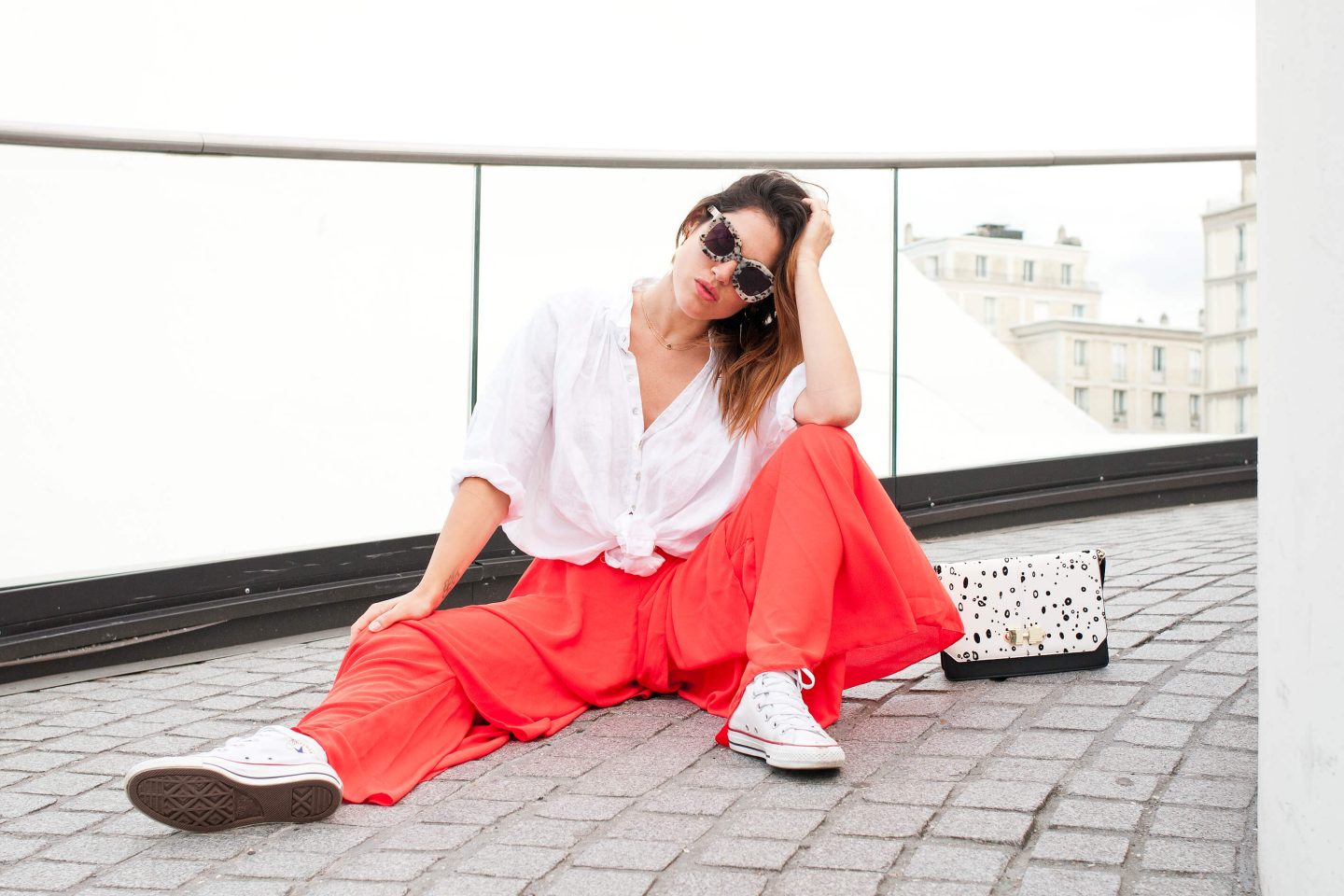 look chemise blanche en lin Sud Express pantalon rouge Boohoo L'atelier d'al blog mode lifestyle Paris