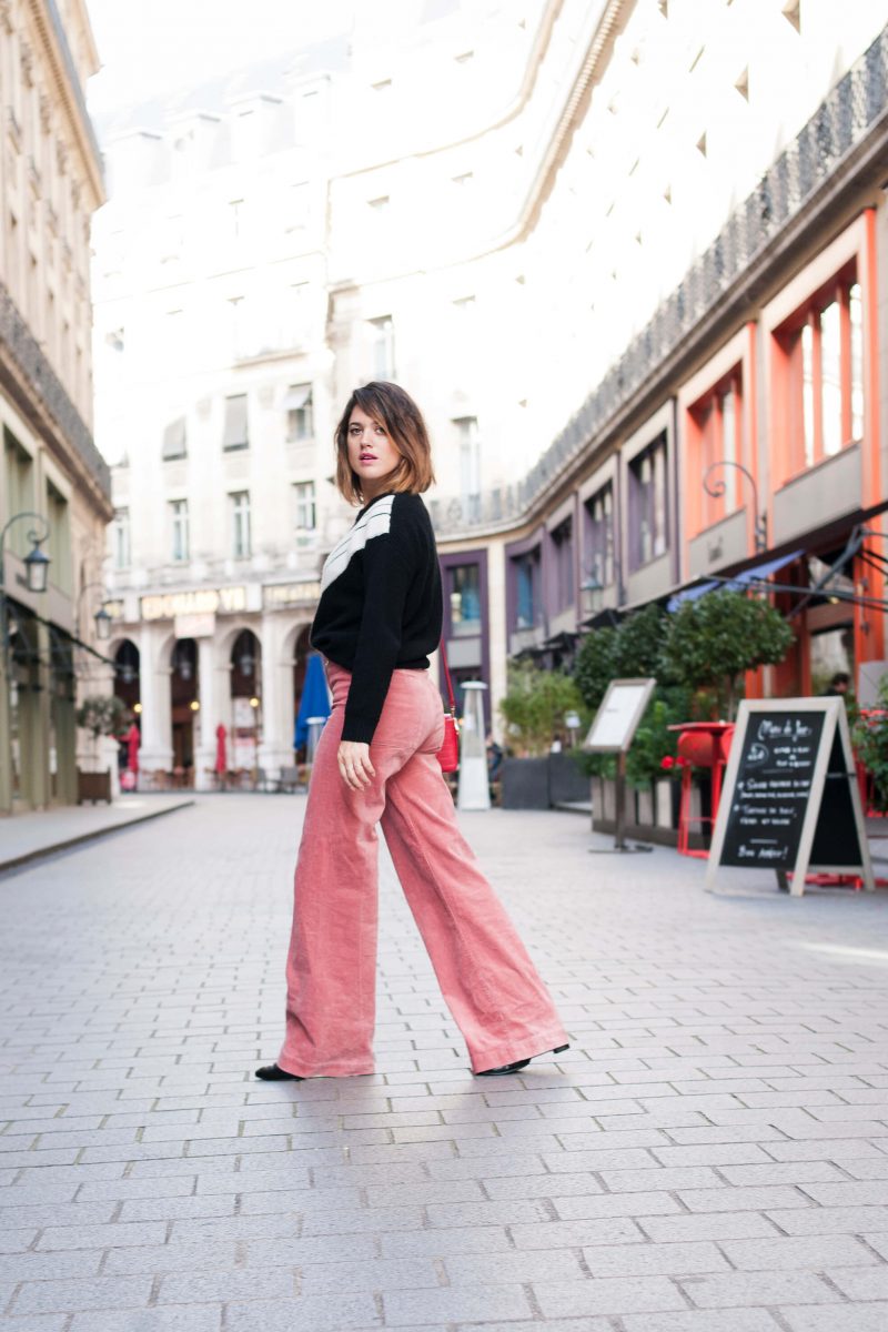 look pantalon rose flare velours Mango pull Marie Sixtine L'atelier d'al blog mode lifestyle Paris DIY